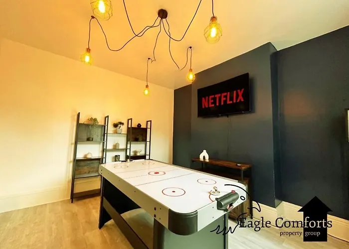 5 Bedroom House-20 Percent Off Monthly Stays